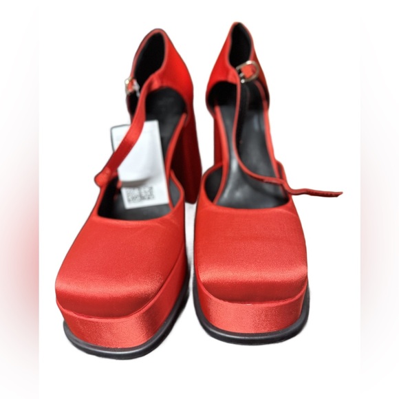 NWT - H&M Red Satin High Heeled Shoes - Picture 4 of 5